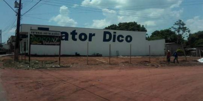 Construção da Poconé Veículos