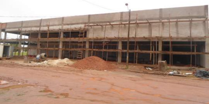 Construção da Poconé Veículos