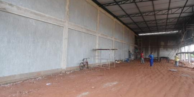 Construção da Poconé Veículos