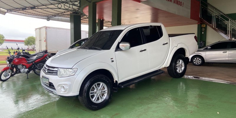 L200 TRITON HLS OUTDOOR 2.4 FLEX MANUAL 4X2