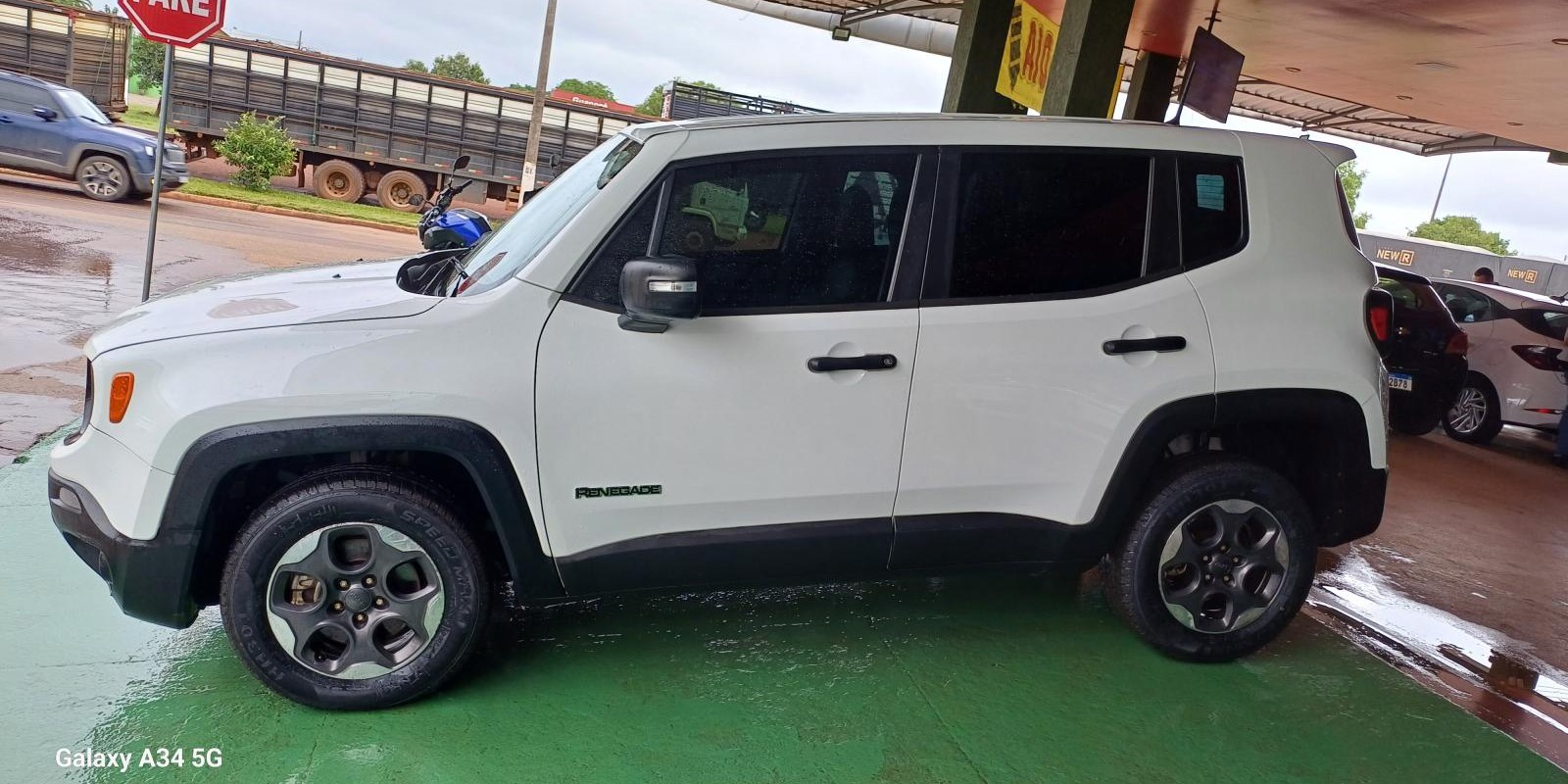 JEEP /  RENEGADE 2.0 AUTOMÁTICO  - Foto 4 de 10