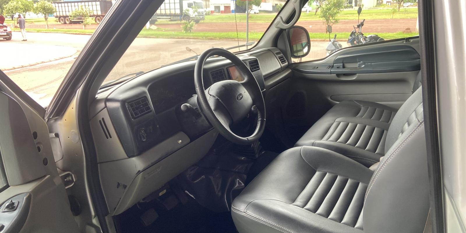 FORD/F-250 XL 3.9 TURBO DIESEL - Foto 2 de 4
