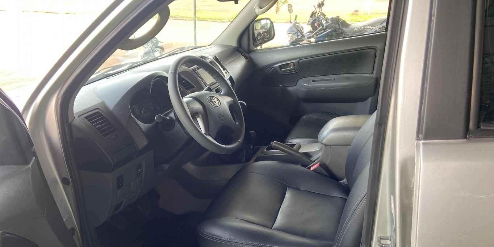 TOYOTA/HILUX 3.0 STD 4X4 DIESEL MANUAL  - Foto 2 de 5