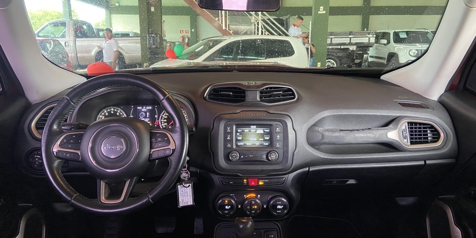 JEEP/RENEGATE LONGITUDE 1.8 AUTOMÁTICO - Foto 4 de 4