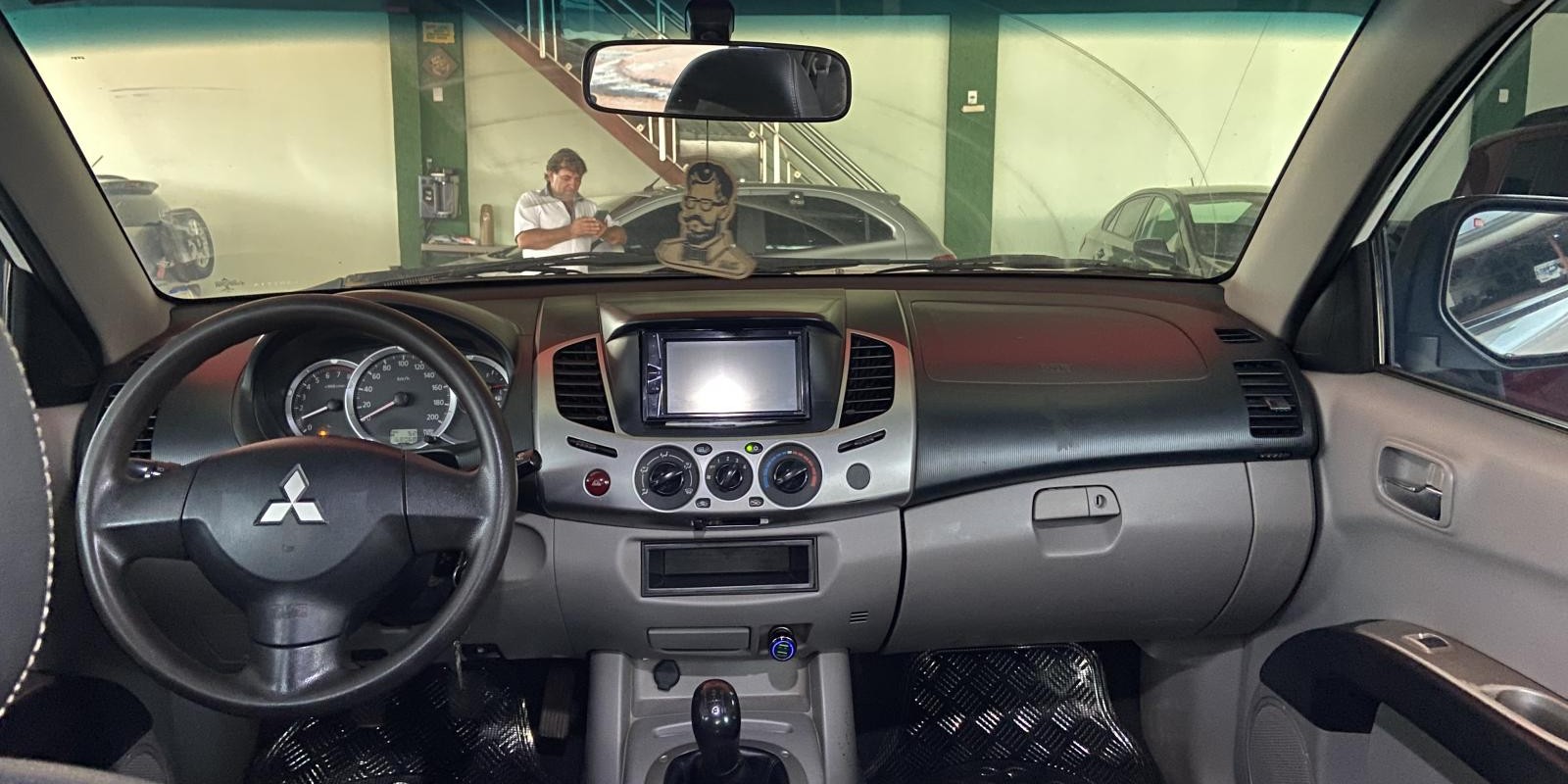 L200 TRITON HLS OUTDOOR 2.4 FLEX MANUAL 4X2 - Foto 4 de 5