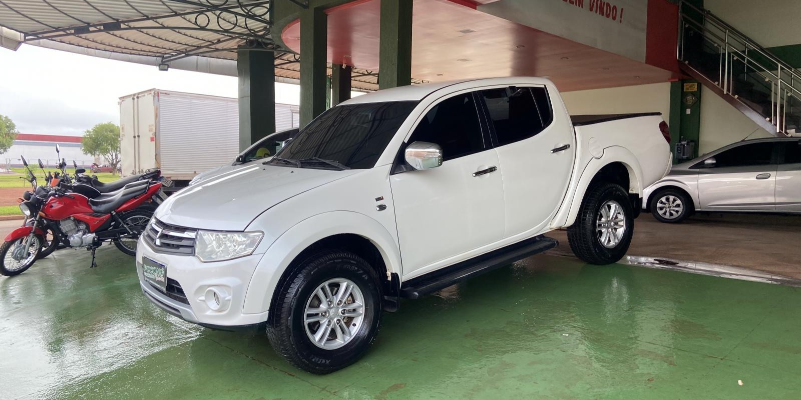 L200 TRITON HLS OUTDOOR 2.4 FLEX MANUAL 4X2