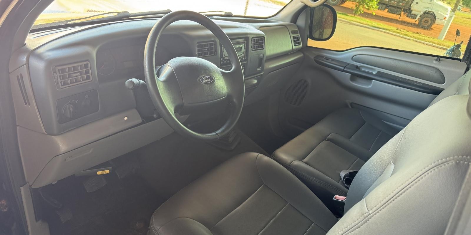 FORD/F250 XLT 4X4 TURBO  - Foto 2 de 3