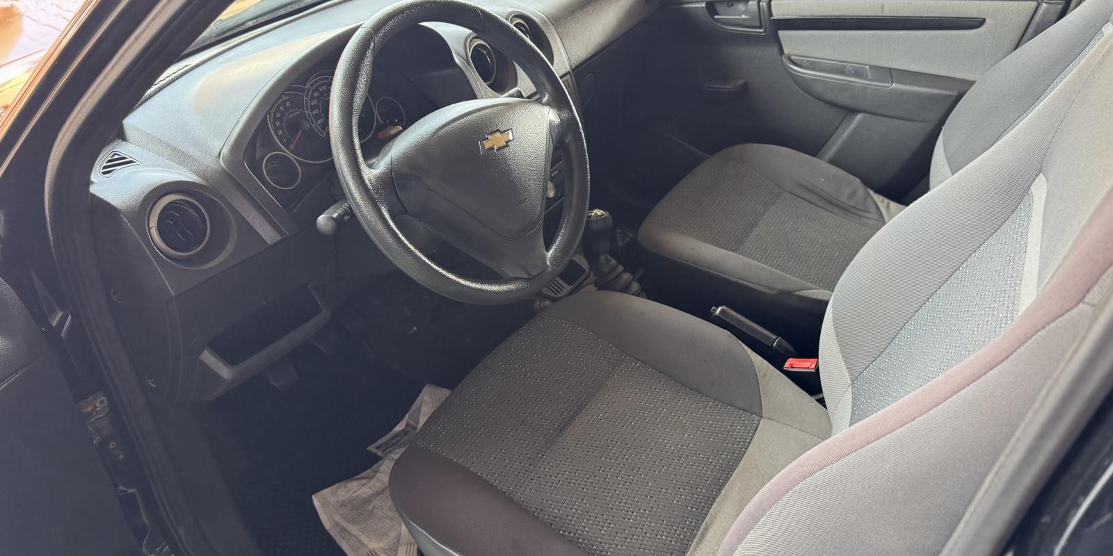 CELTA LT 1.0 FLEX - Foto 2 de 4