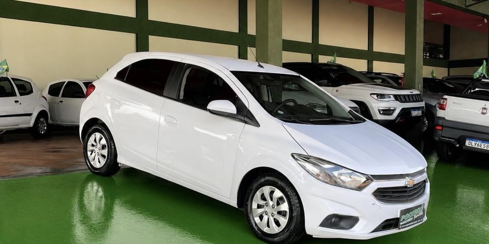 CHEVROVET/ONIX HATCH LT 1.0 FLEX - Foto 2 de 5