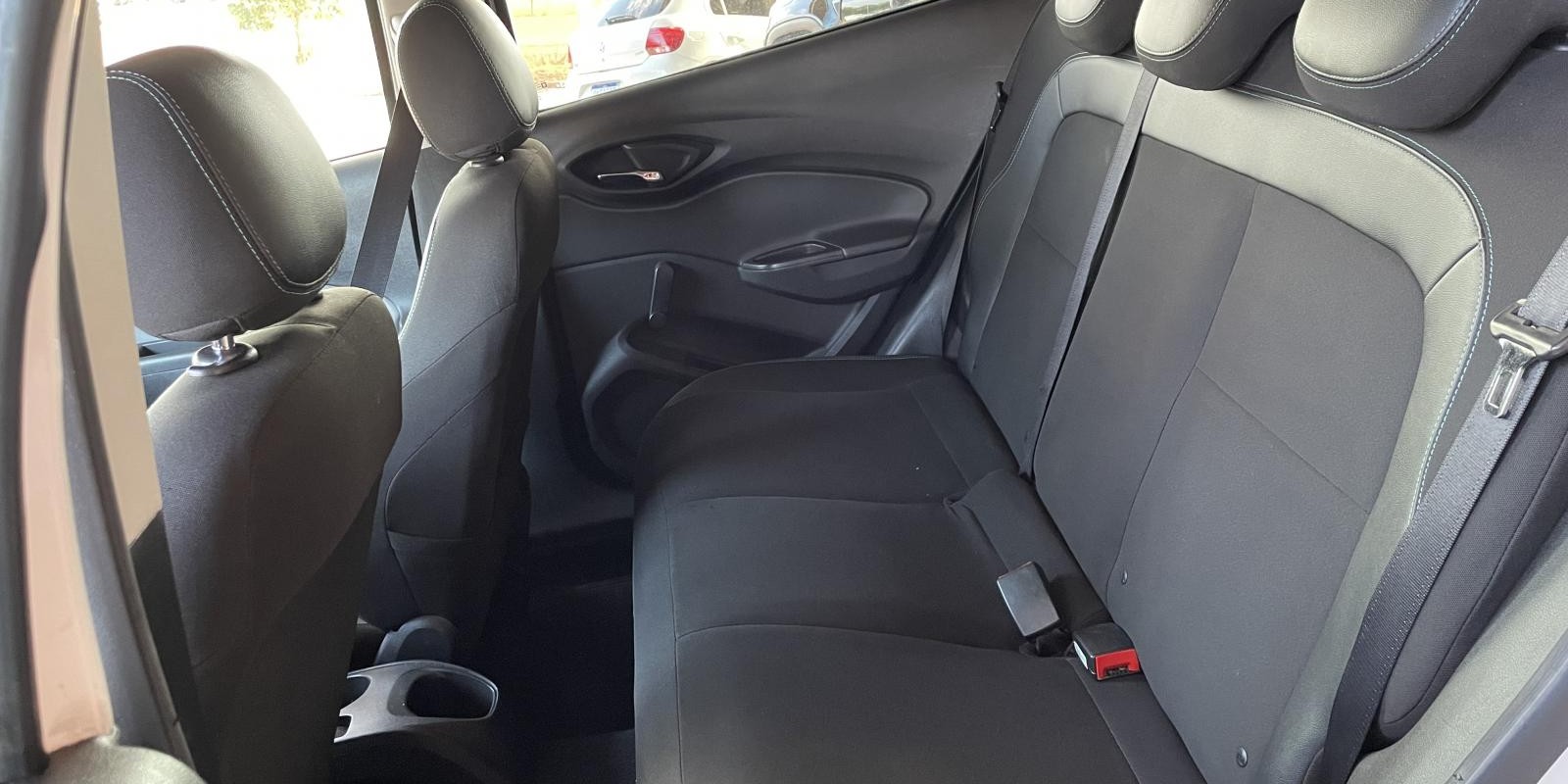 CHEVROVET/ONIX HATCH LT 1.0 FLEX - Foto 4 de 5