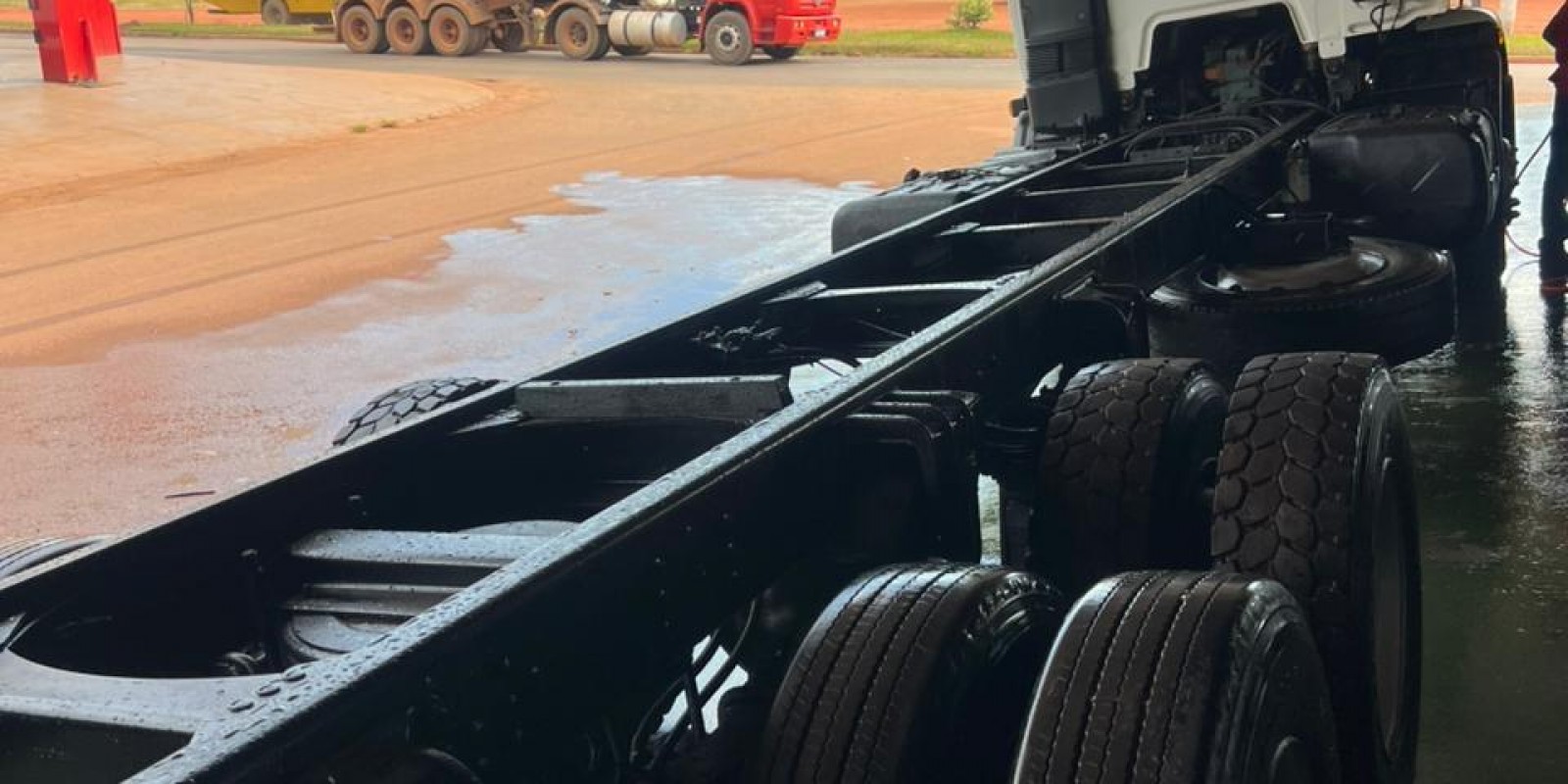 VOLVO/VM 260 6x2R - Foto 4 de 8