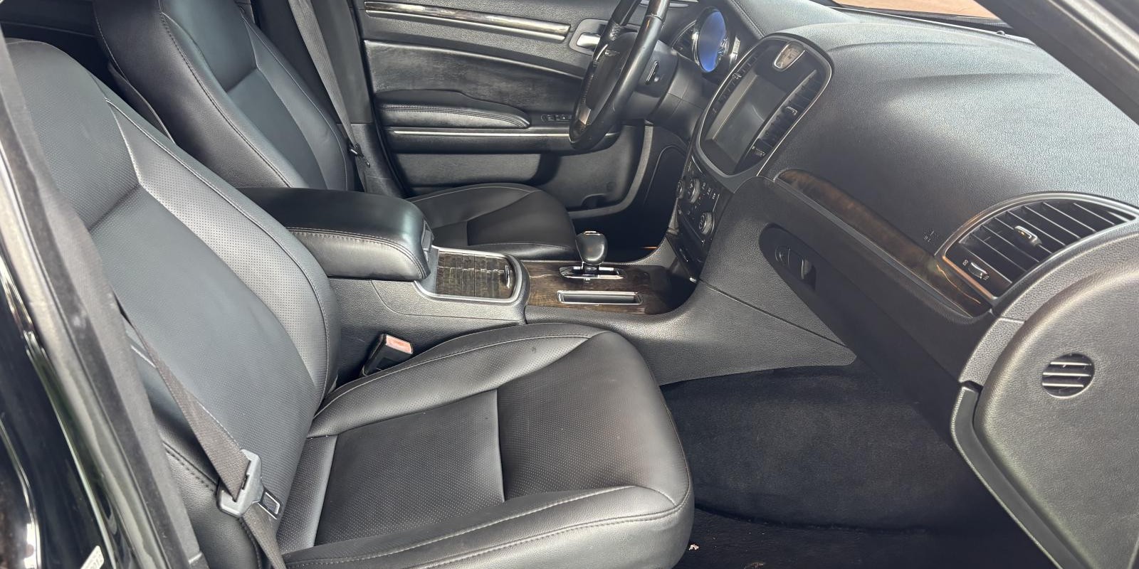 I/CHRYSLER 300C 3.6L V6  - Foto 5 de 7
